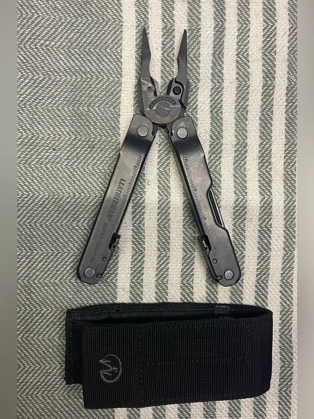 Leatherman Super Tool 300 Multi-Tool in Black with Nylon Sheath